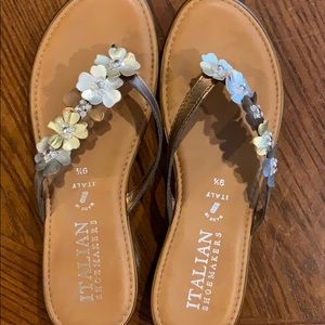 Beautiful Flower sandals.